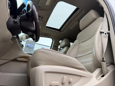 Used 2017 GMC Yukon XL Denali w/ Open Road Package AWD/4WD image 9