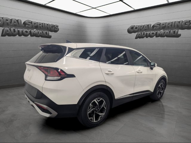 Used 2023 Kia Sportage LX FWD image 7