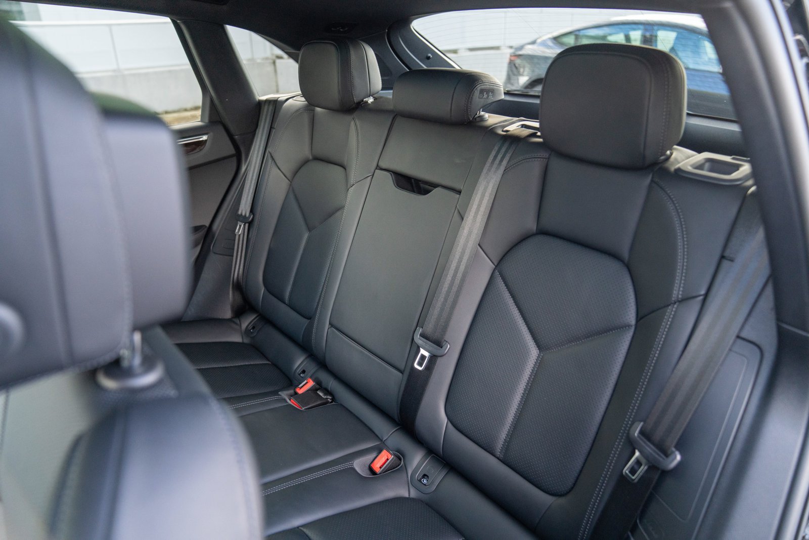 Certified 2023 Porsche Macan S AWD/4WD image 23
