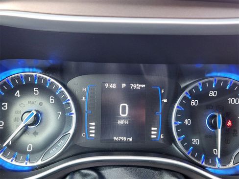 Used 2021 Chrysler Voyager Lxi image 19