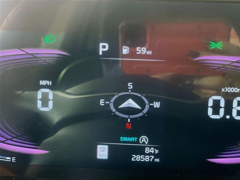Certified 2024 Kia Telluride S w/ S Sunroof Package AWD/4WD image 17