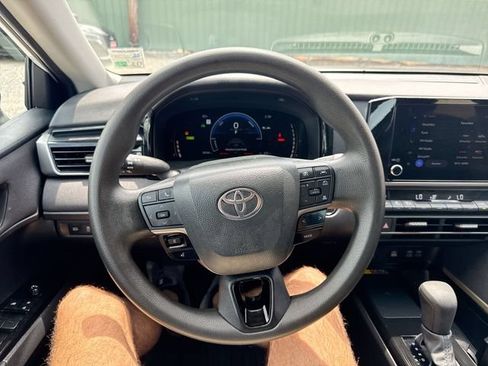 Used 2025 Toyota Camry LE FWD image 14