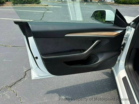Used 2023 Tesla Model 3 Standard Range RWD image 12