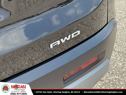 Certified 2023 GMC Acadia SLT w/ Preferred Package AWD/4WD image 9