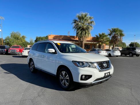 Used 2018 Nissan Pathfinder SV FWD image 7