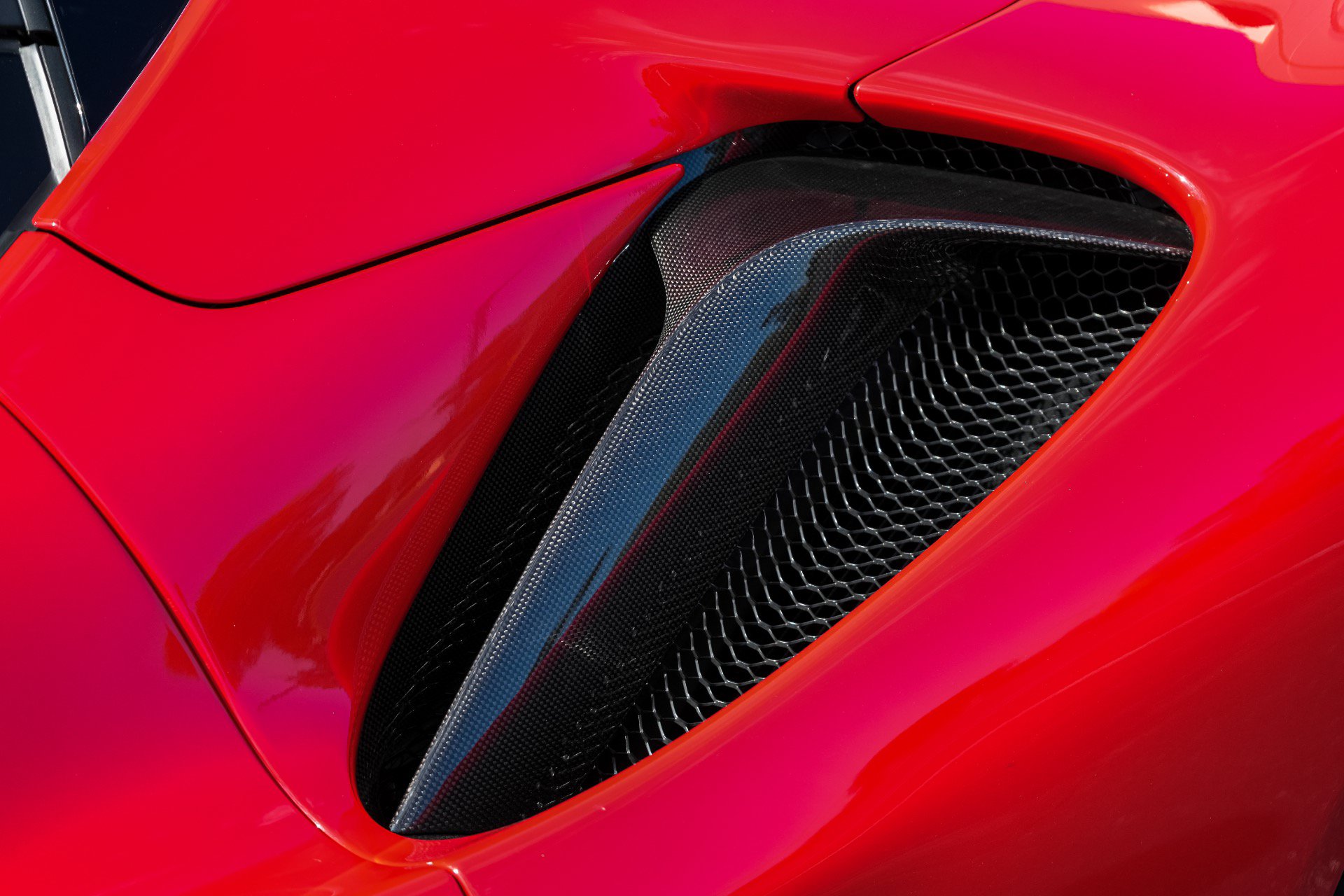 Used 2023 Ferrari SF90 Spider AWD/4WD image 16
