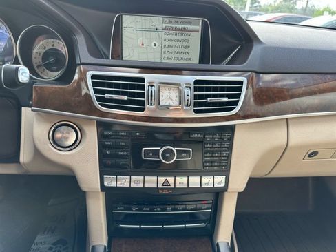 Used 2014 Mercedes-Benz E 550 4MATIC Sedan image 17