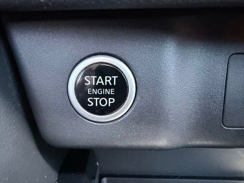 Used 2022 Nissan Rogue SV FWD image 25