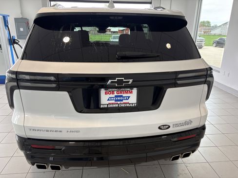 Used 2025 Chevrolet Traverse High Country w/ LPO, Floor Liner Package image 4