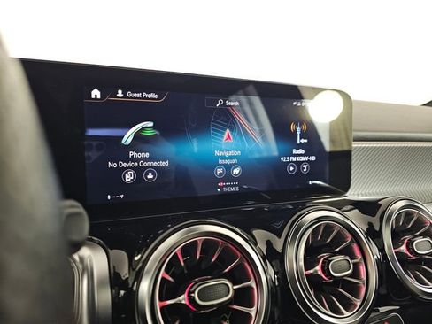 Used 2022 Mercedes-Benz GLB 250 4MATIC image 29