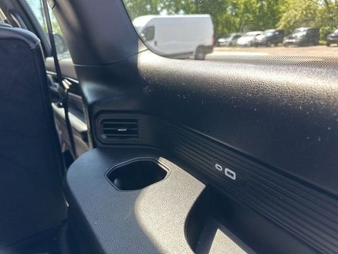 Used 2023 Jeep Wagoneer 4WD w/ Premium Group I image 15