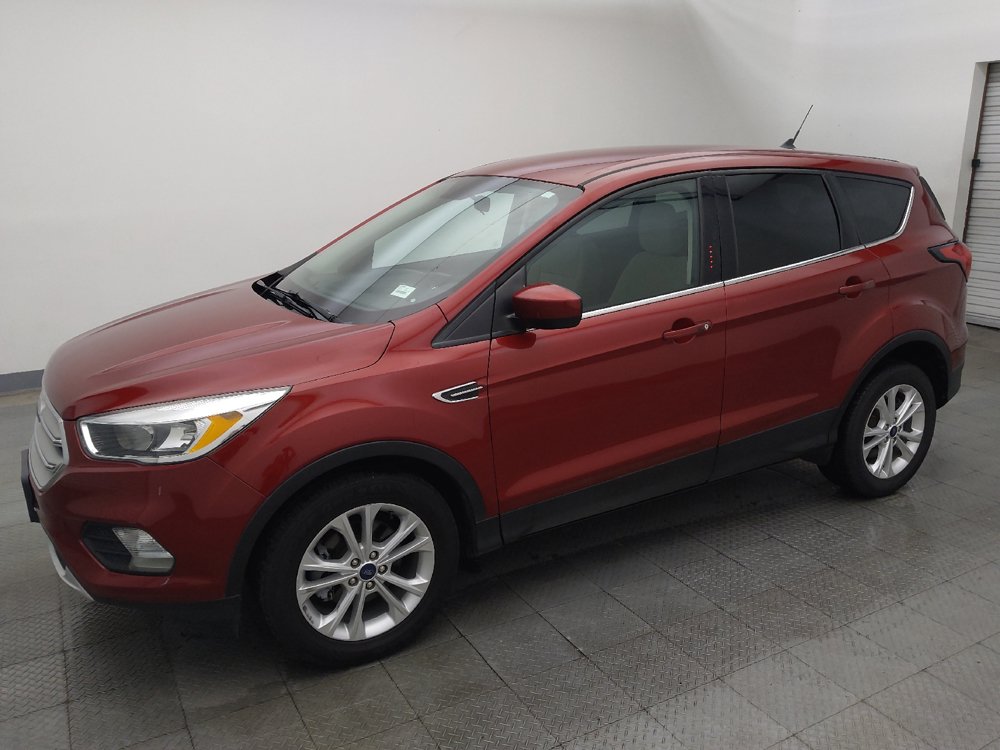 Used 2019 Ford Escape SE FWD image 2