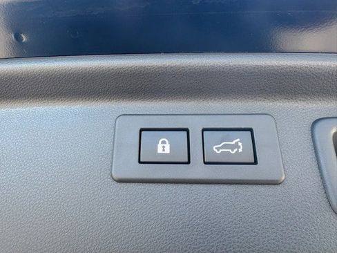 Used 2024 Subaru Forester Premium image 8