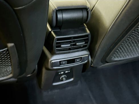 Used 2022 Audi Q4 e-tron Prestige image 29