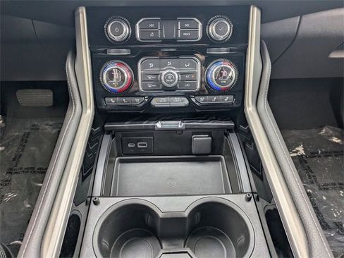 Used 2022 GMC Yukon Denali w/ Denali Ultimate Package image 24