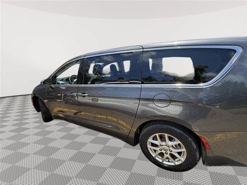 Used 2023 Chrysler Voyager LX FWD image 2