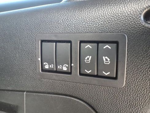 Used 2020 Chevrolet Suburban Premier image 9