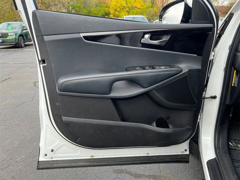 Used 2016 Kia Sorento LX w/ LX Convenience Package image 10
