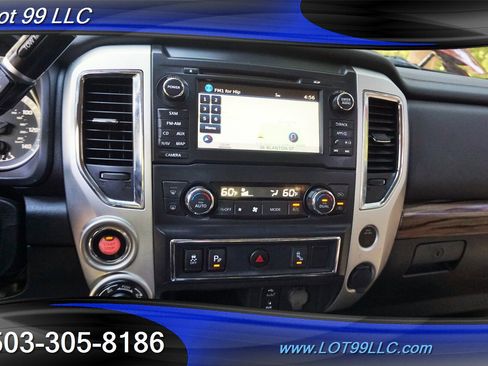 Used 2017 Nissan Titan SL image 24