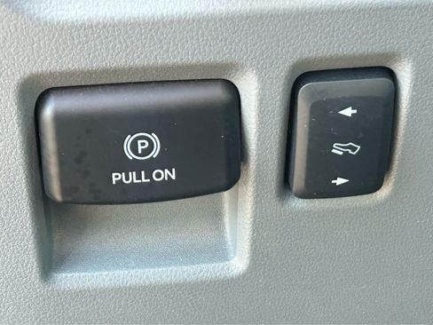 Used 2024 Ford F150 Lariat AWD/4WD image 23