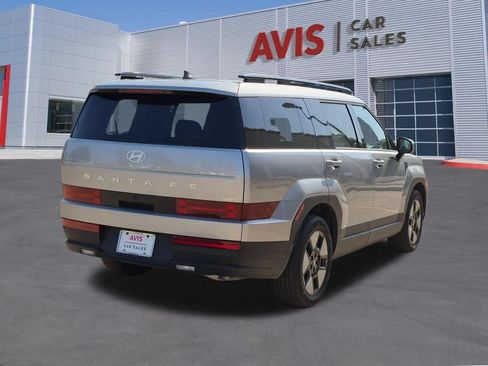 Used 2025 Hyundai Santa Fe SEL FWD image 6