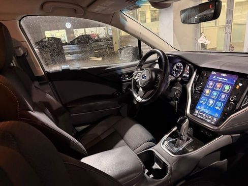 Used 2022 Subaru Outback Premium image 11