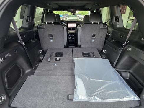 New 2026 Jeep Grand Cherokee L Limited w/ Limited Altitude Package RWD image 13