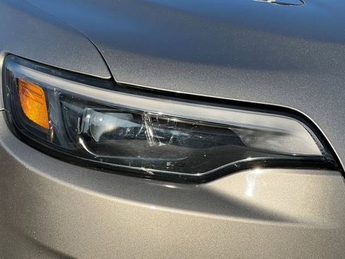 Used 2020 Jeep Cherokee Latitude image 10