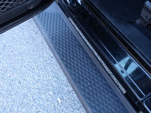 Used 2023 Jeep Wrangler Sport S image 31