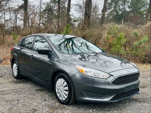 Used 2018 Ford Focus S image 8