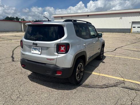 Used 2017 Jeep Renegade Trailhawk w/ Cold Weather Group II AWD/4WD image 8
