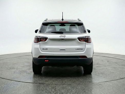 Used 2025 Jeep Compass Trailhawk image 7