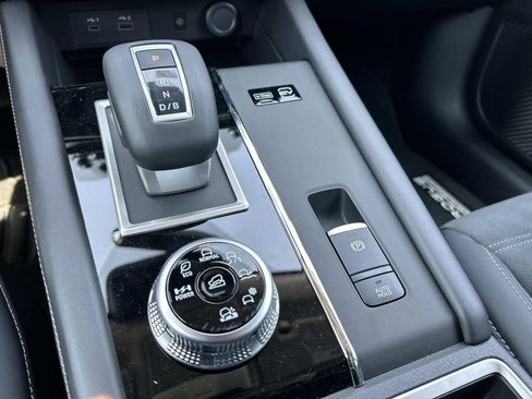 New 2026 Nissan Rogue SL AWD/4WD image 13
