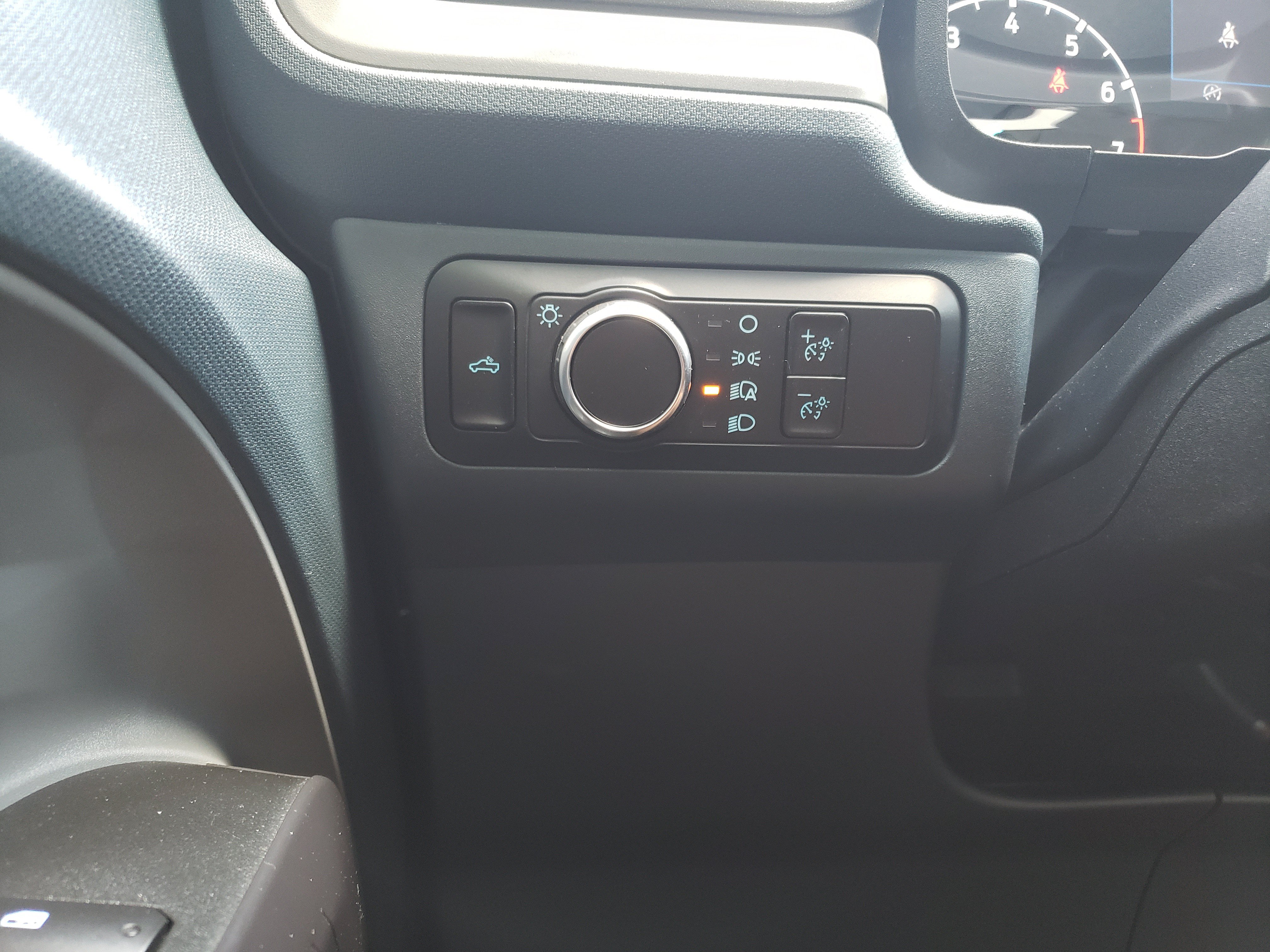 Used 2024 Ford Maverick XL FWD image 14