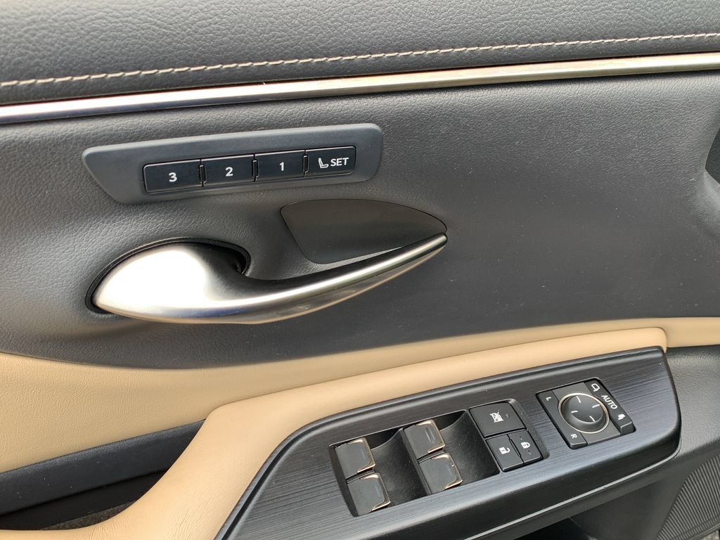 Used 2021 Lexus ES 350 w/ Premium Package FWD image 12