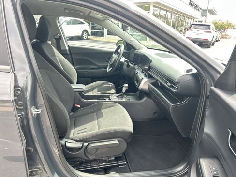 Used 2024 Hyundai Kona SEL AWD/4WD image 14