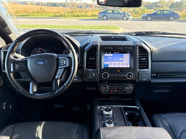 Used 2019 Ford Expedition Limited w/ Equipment Group 302A AWD/4WD image 18