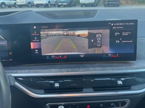 Used 2023 BMW X7 xDrive40i w/ Premium Package image 12