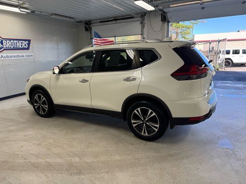 Used 2019 Nissan Rogue SV w/ Sun & Sound Touring Package AWD/4WD image 3