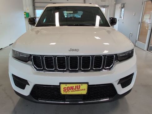 New 2025 Jeep Grand Cherokee Laredo w/ Luxury Tech Group I image 8