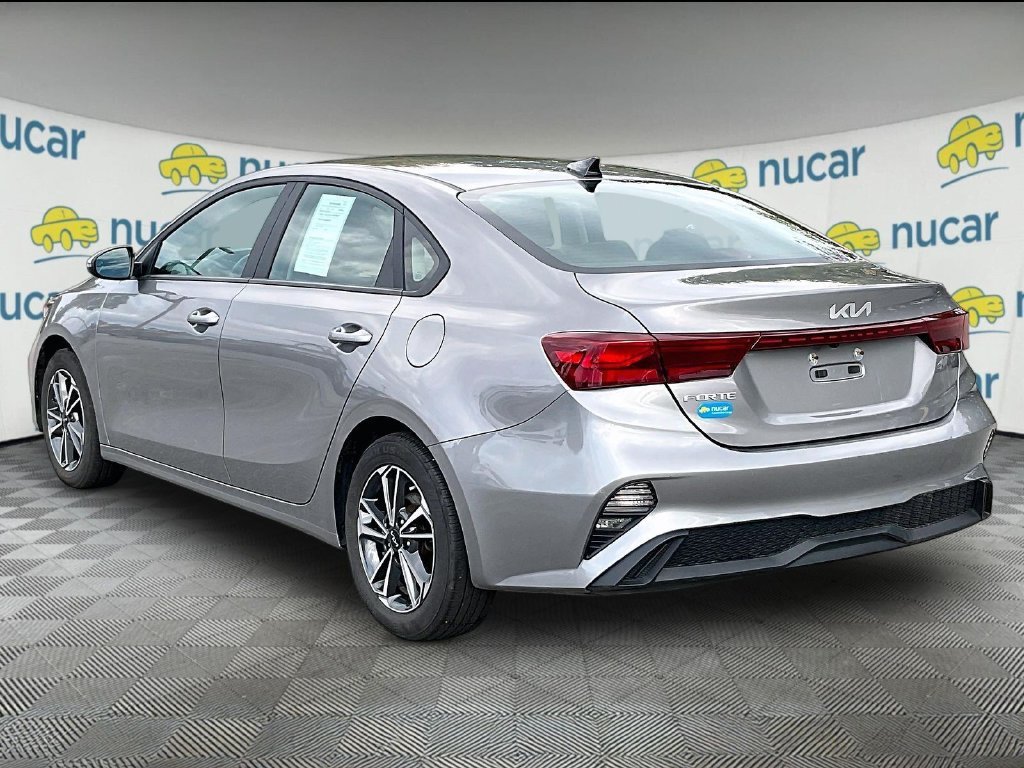 Certified 2023 Kia Forte LXS w/ LXS Technology Package FWD image 4