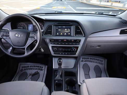 Used 2016 Hyundai Sonata SE image 24