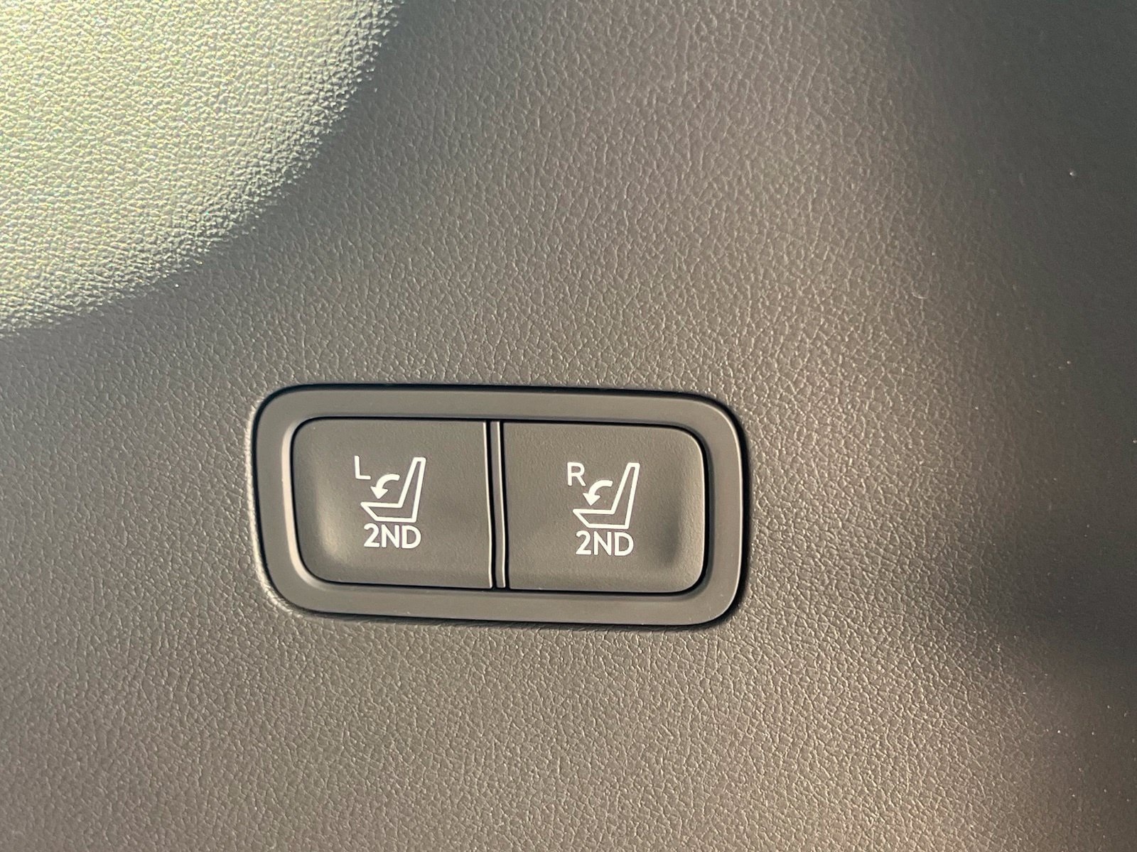 Used 2024 Hyundai Santa Fe Limited FWD image 17