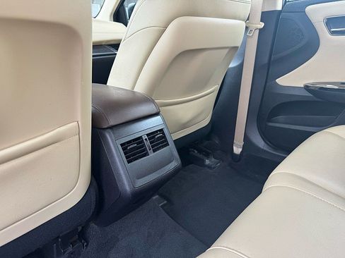Used 2016 Toyota Avalon XLE Premium FWD image 8