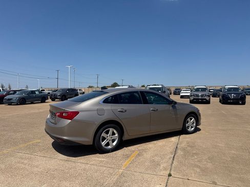 Used 2025 Chevrolet Malibu LS FWD image 20