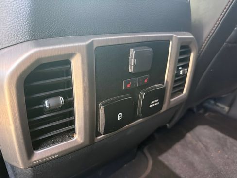 Used 2022 Ford F250 Platinum w/ FX4 Off-Road Package AWD/4WD image 17