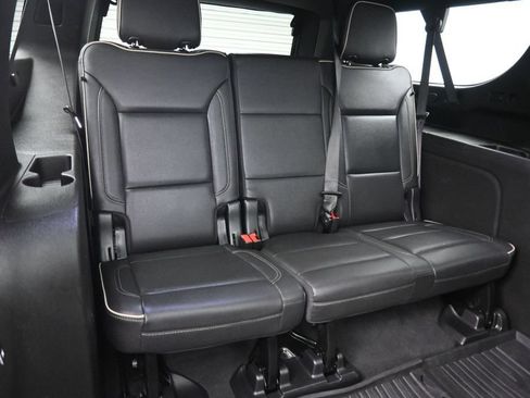 Used 2022 GMC Yukon XL SLT w/ SLT Premium Package AWD/4WD image 56