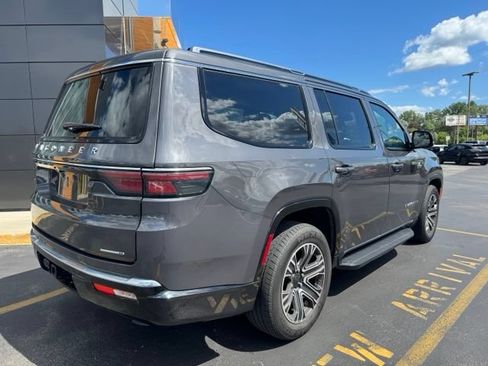 Used 2024 Jeep Wagoneer Series II w/ Flexible Seating Group AWD/4WD image 5