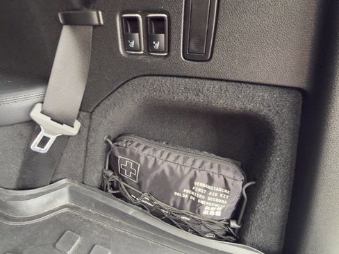 Used 2014 Mercedes-Benz GL 550 4MATIC image 41