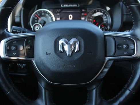 Used 2019 RAM 1500 Laramie AWD/4WD image 16